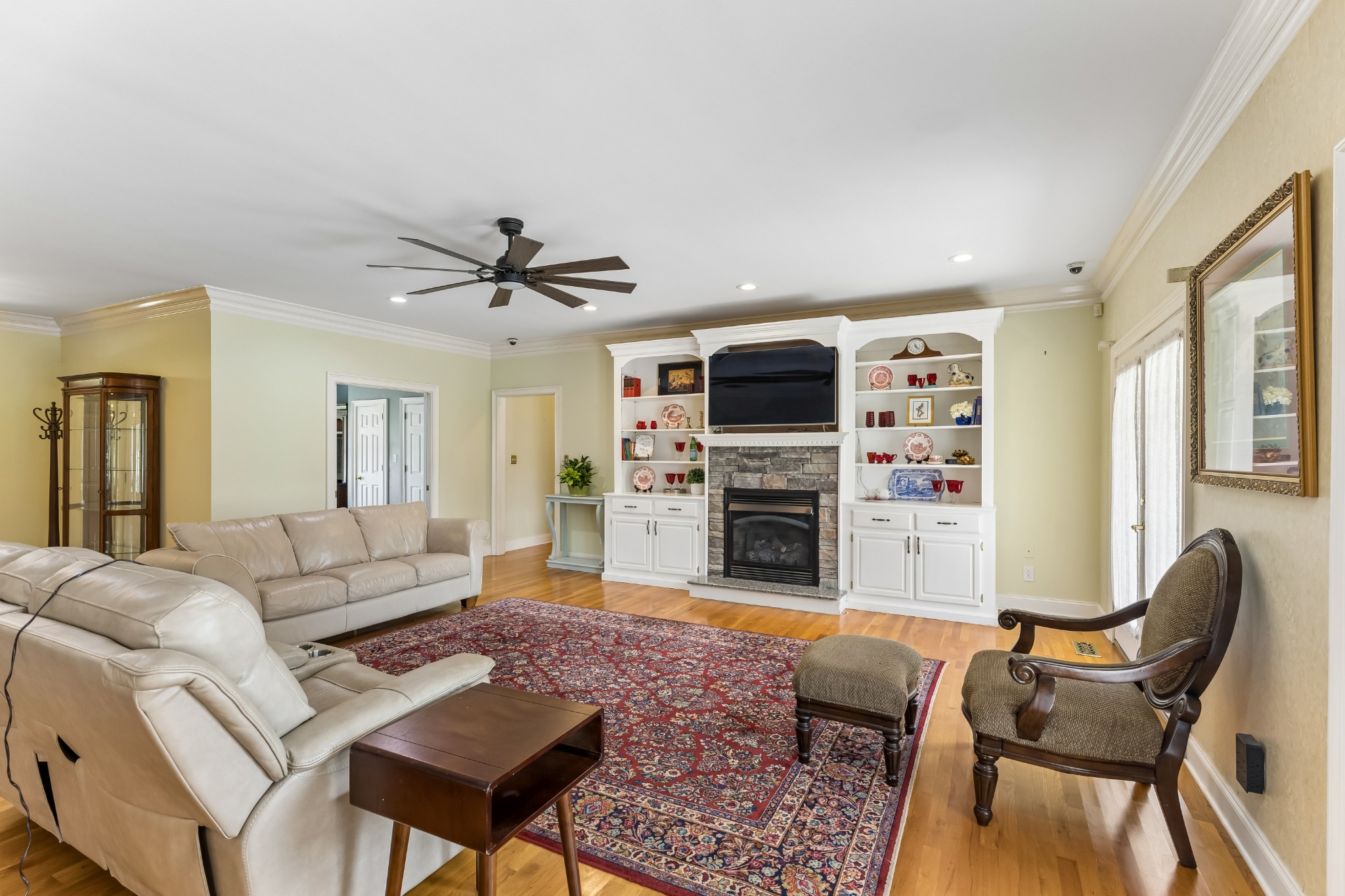 23 Cardinal Ct, W