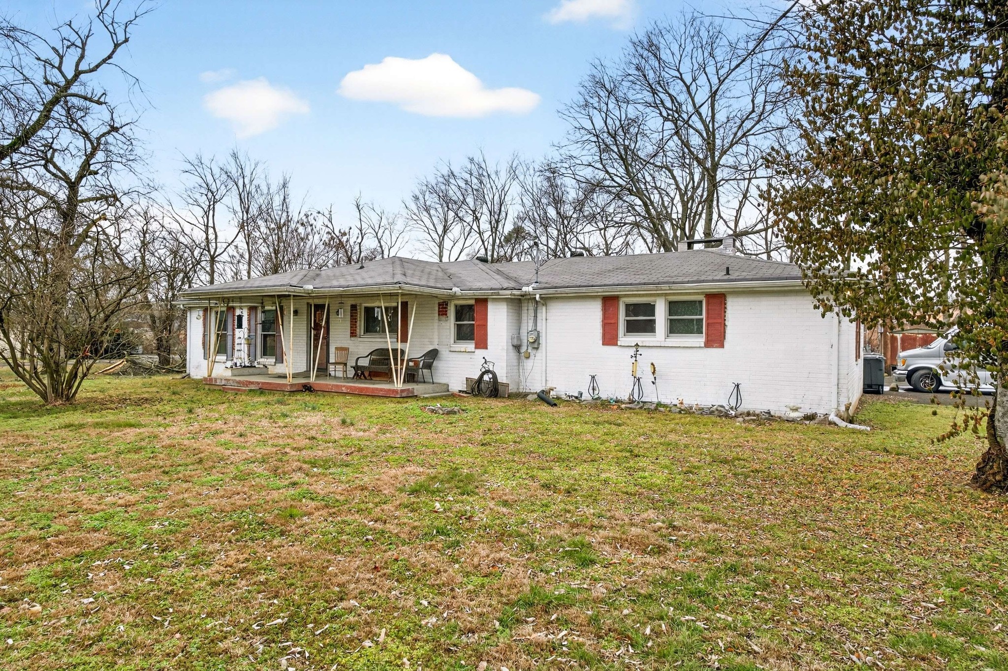 215 Ewing Dr