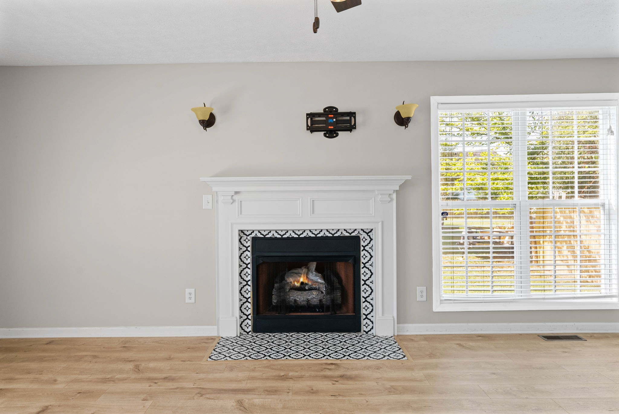 3558 Neena Ct