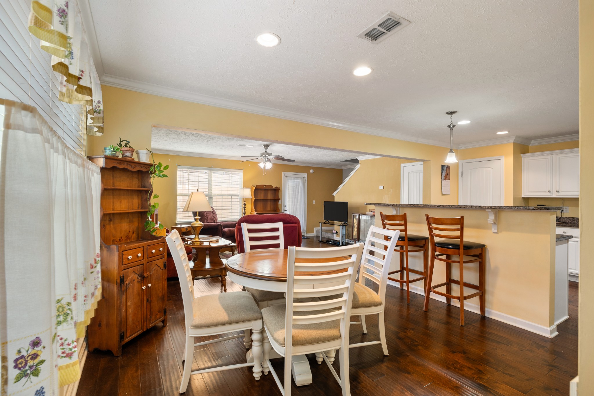 4316 Aurora Cir