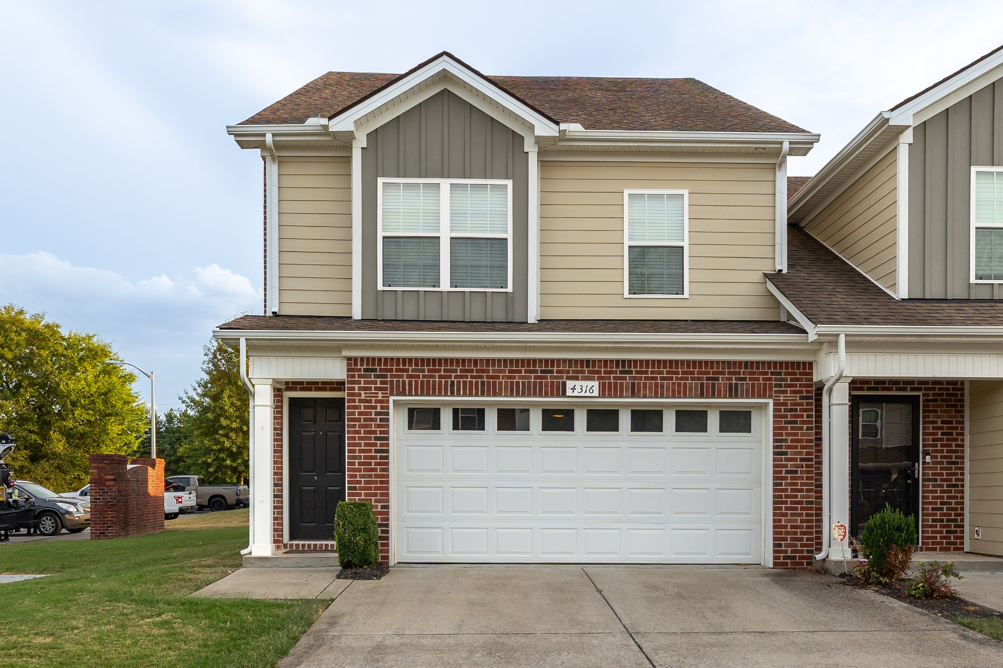 4316 Aurora Cir