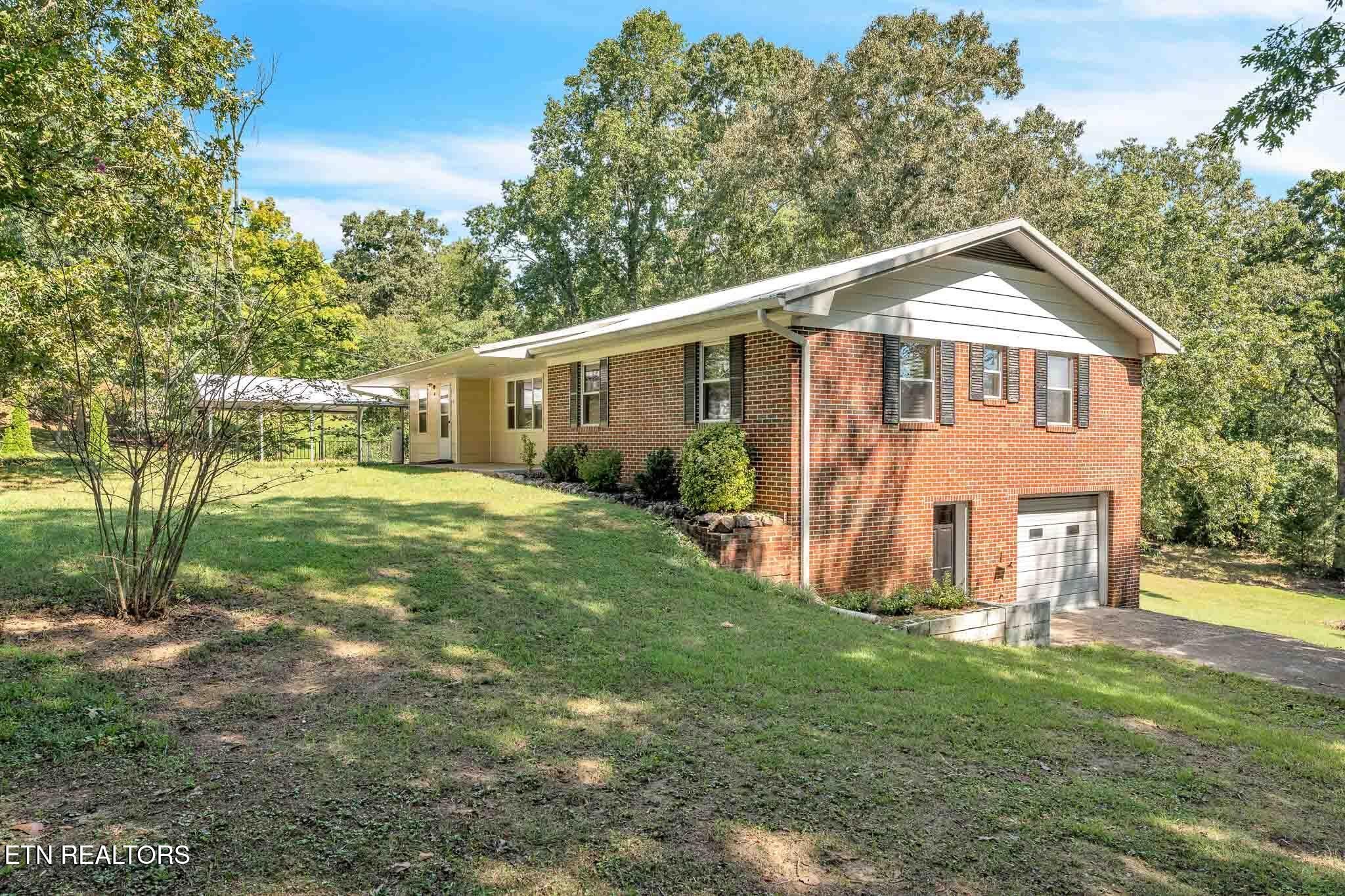 228 Crestwood Circle