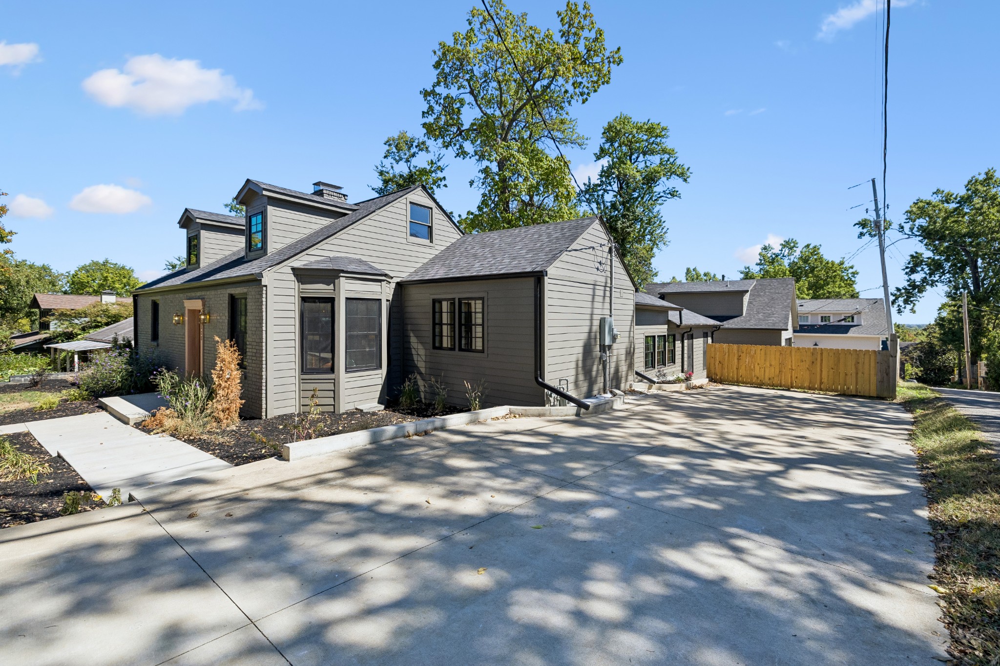 2808 Brightwood Ave