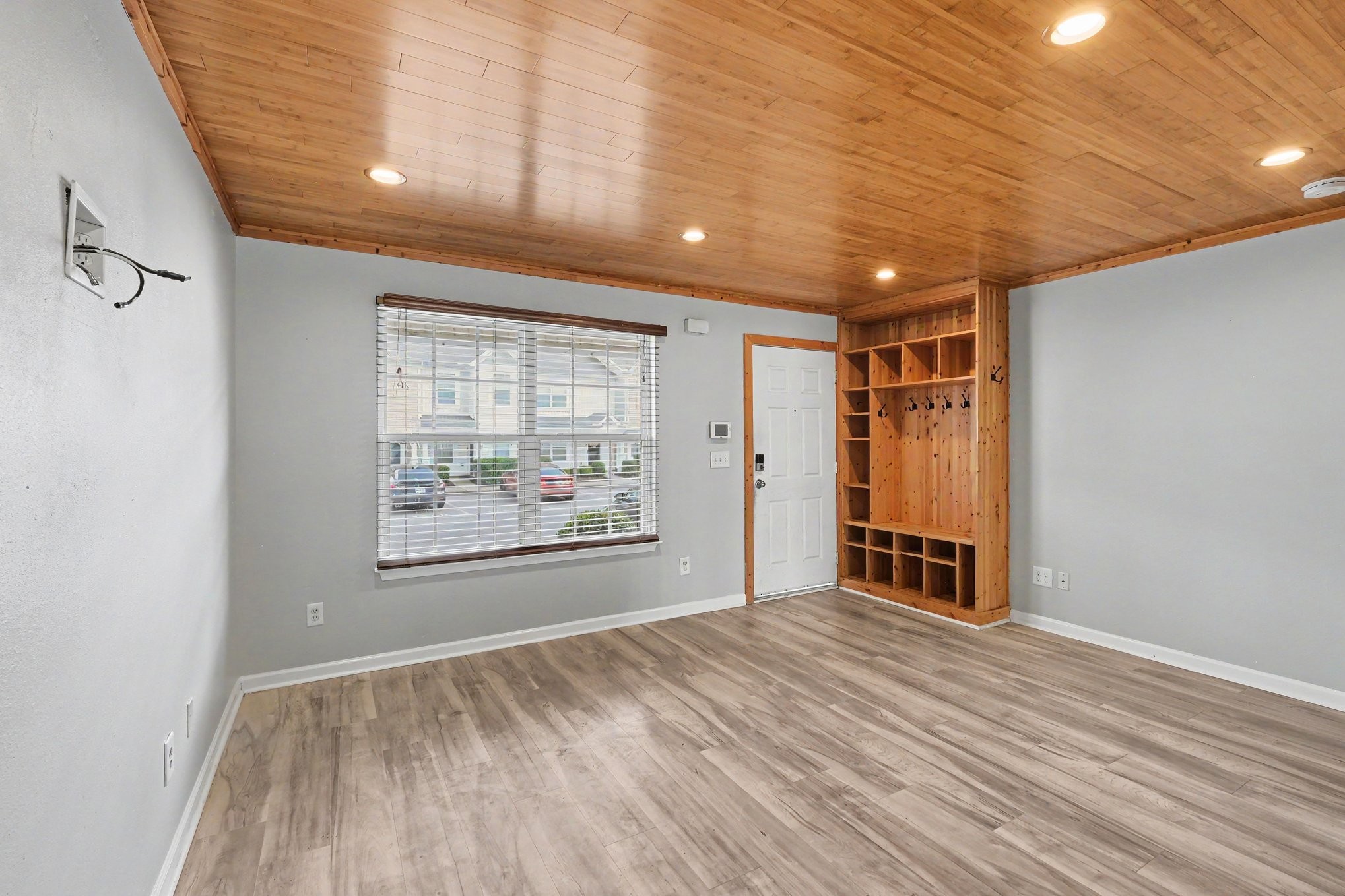 1041 Arlene Dr