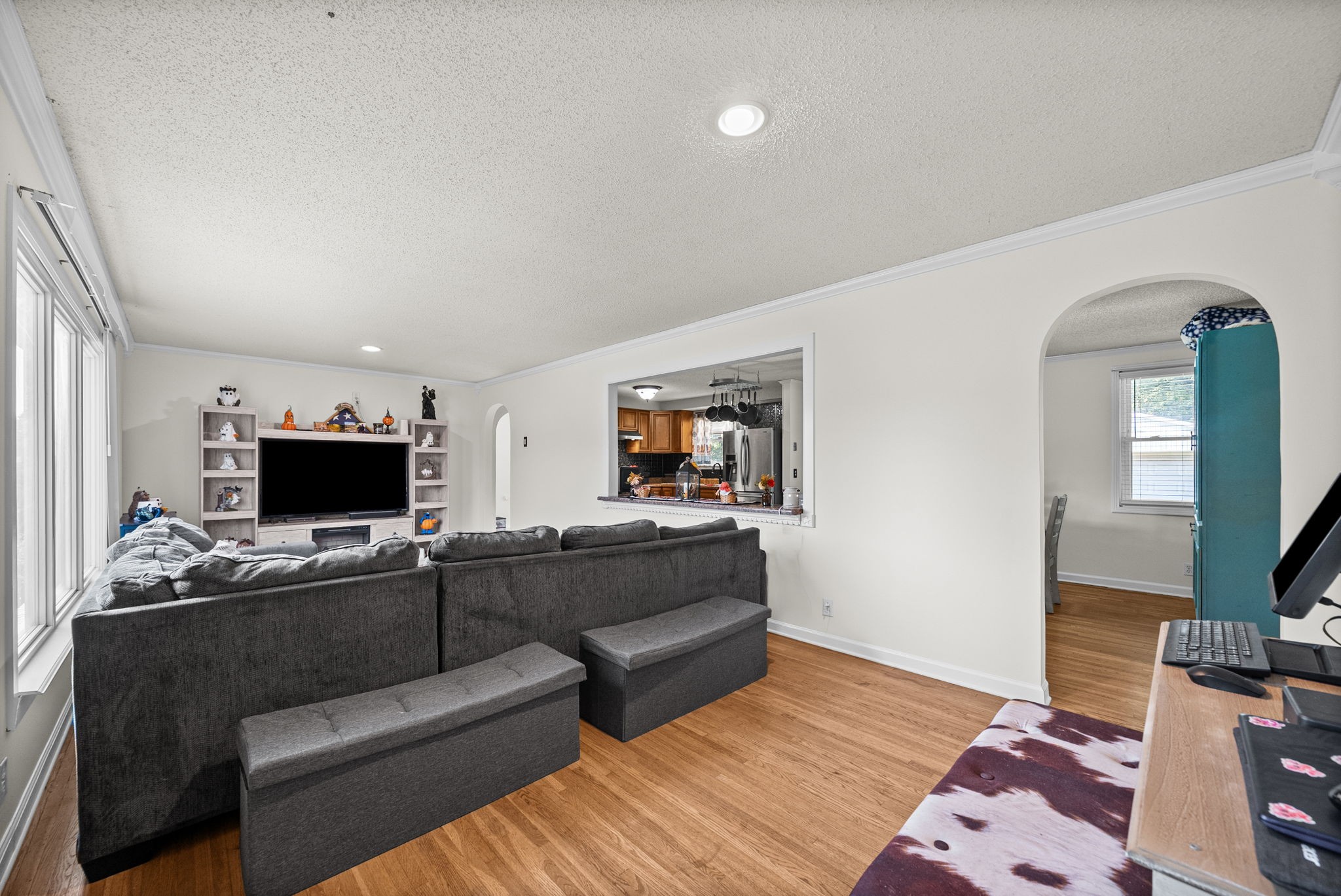 2404 Green Acres Dr