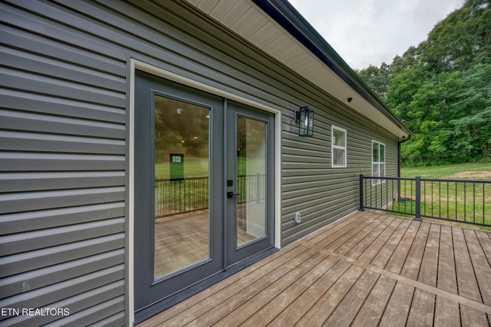 180 Huckleberry Hollow