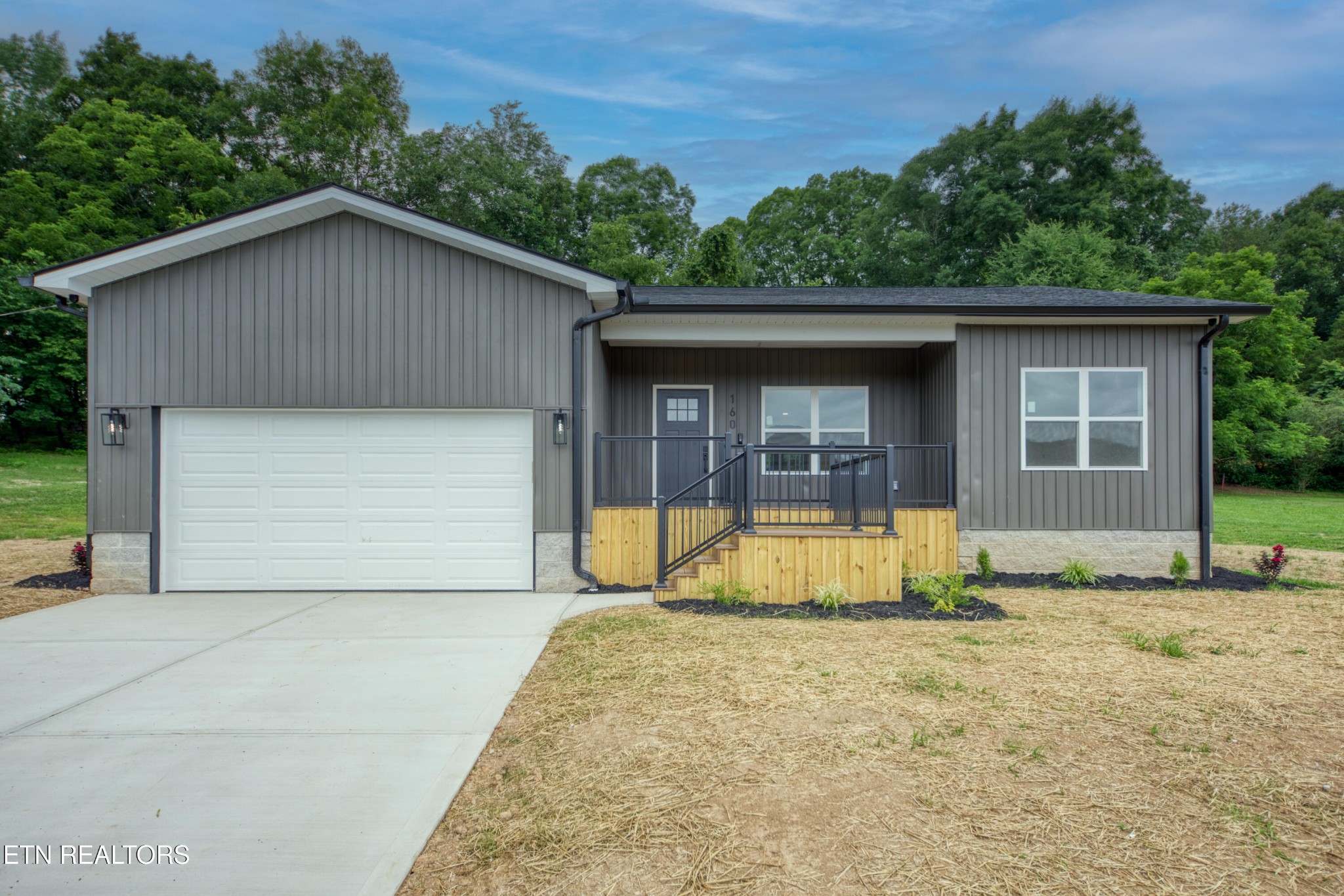 180 Huckleberry Hollow