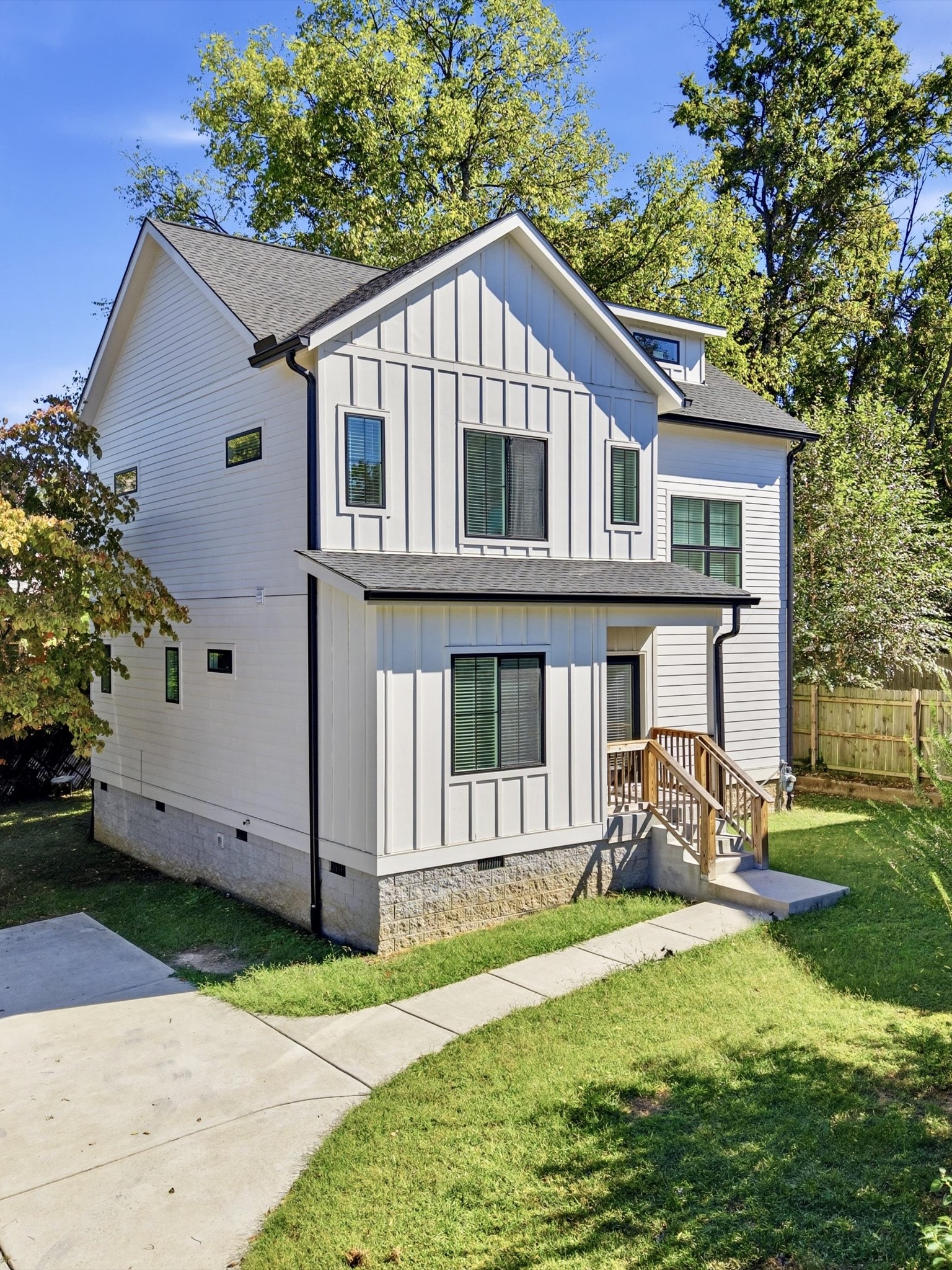 1509B Corder Dr