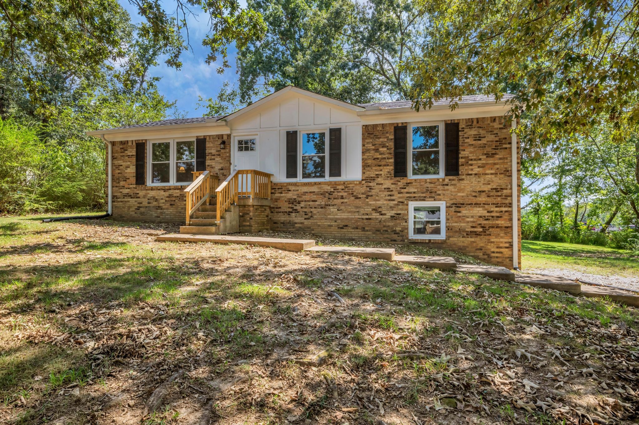 105 Ravenwood Cir