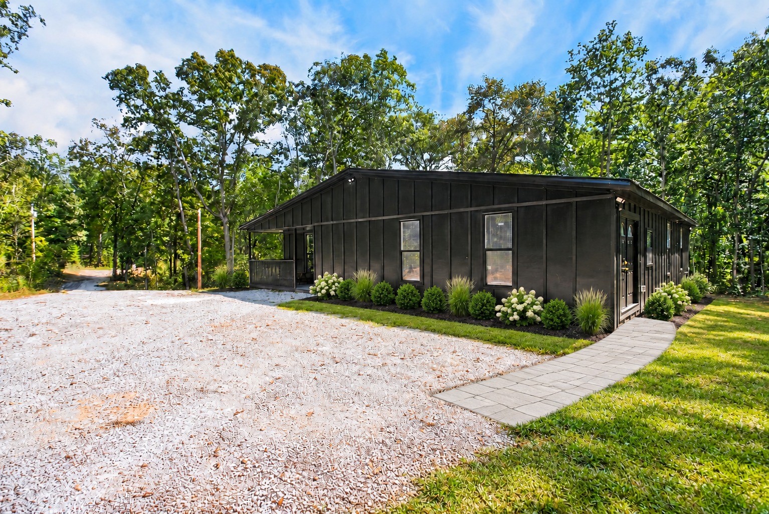 332 Meadow Ln