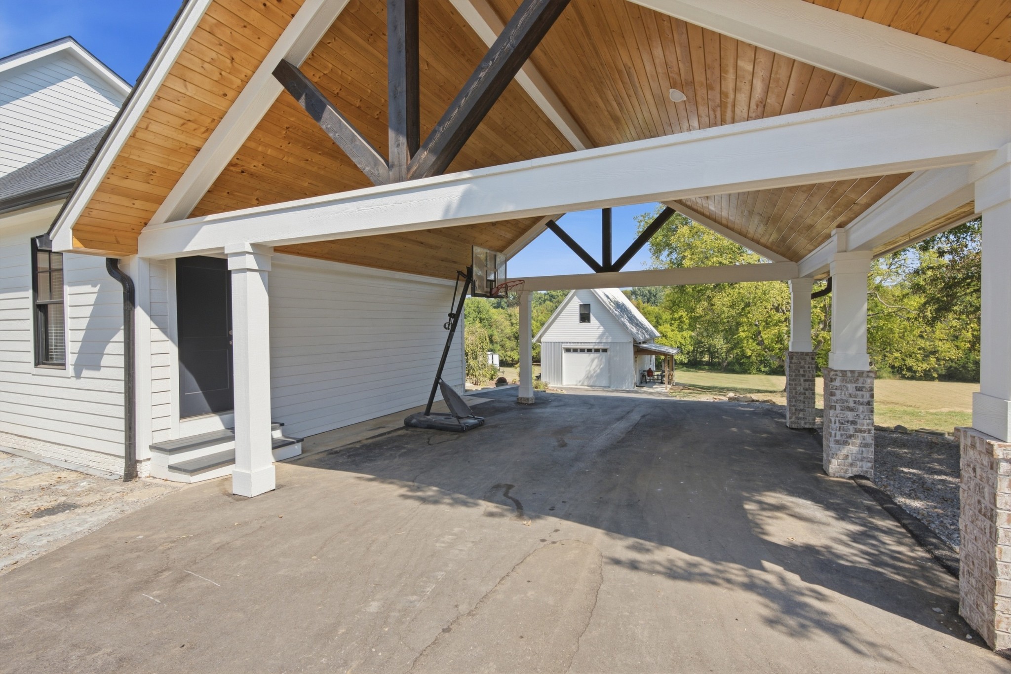 3613 Stonecreek Dr