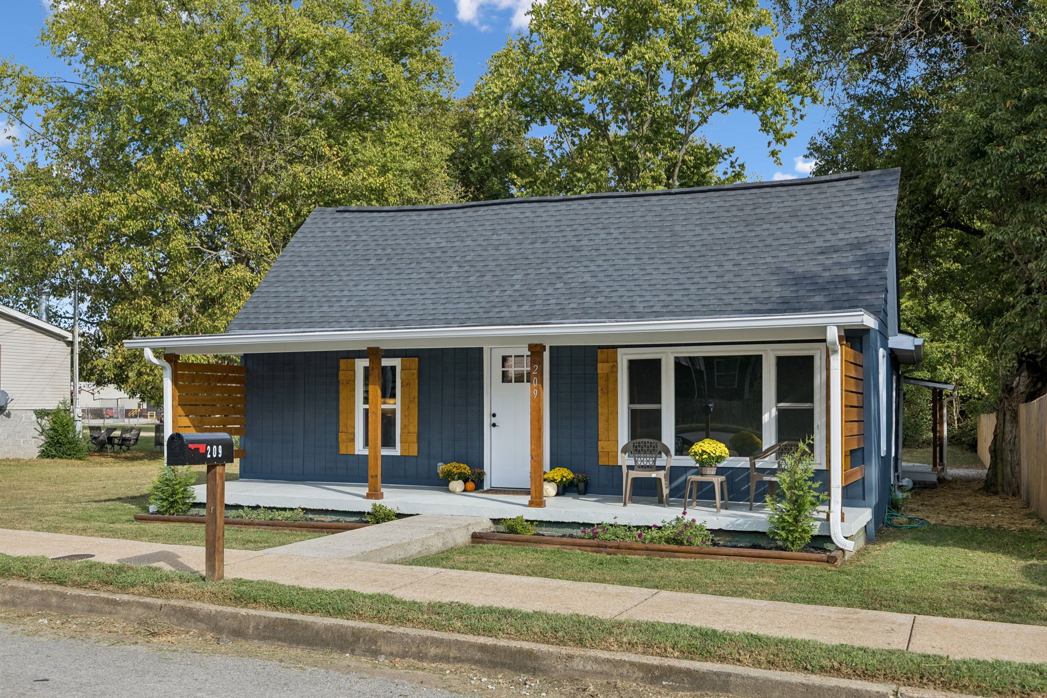 209 Olive St