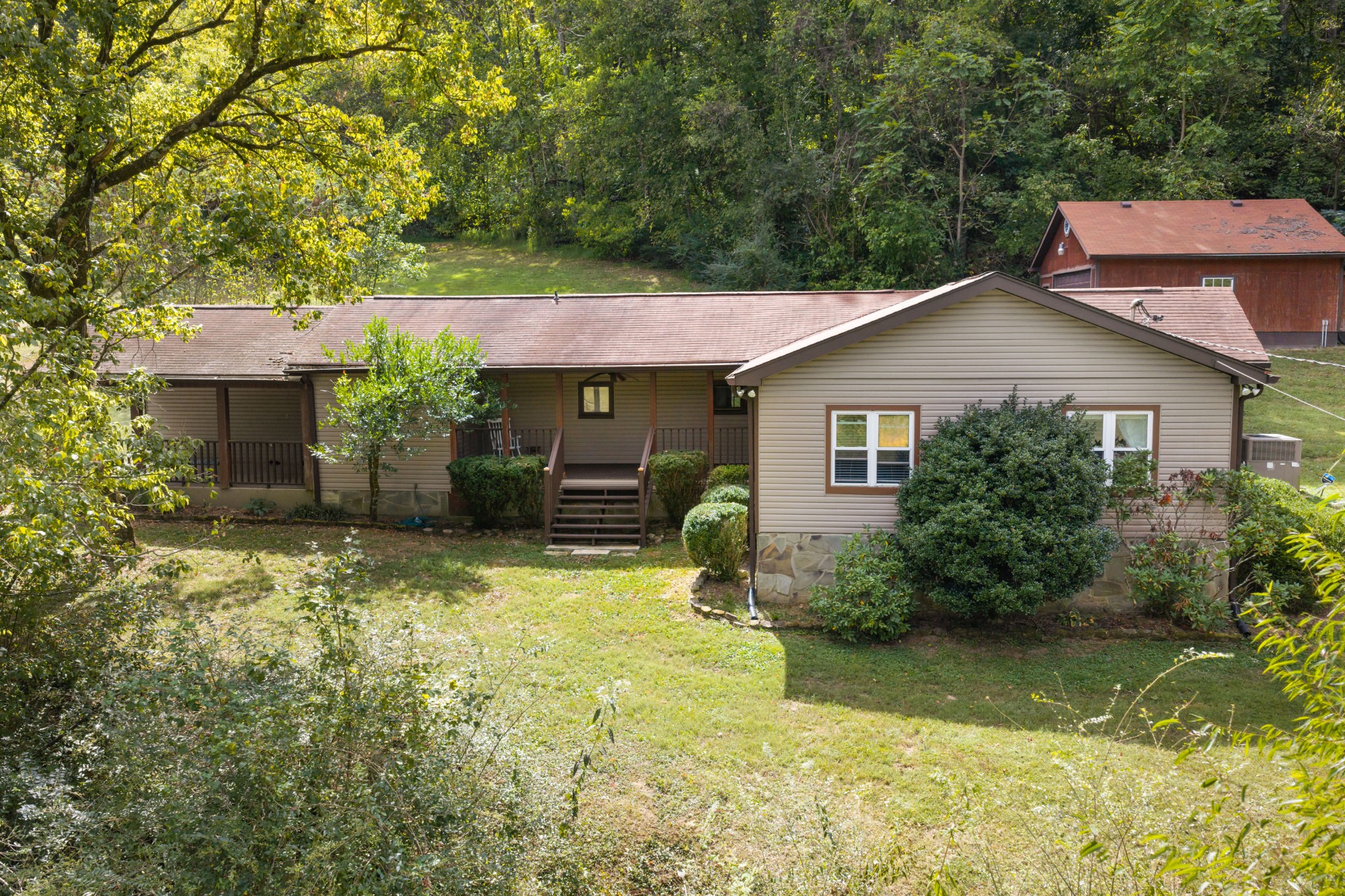 4833 Eatons Creek Rd