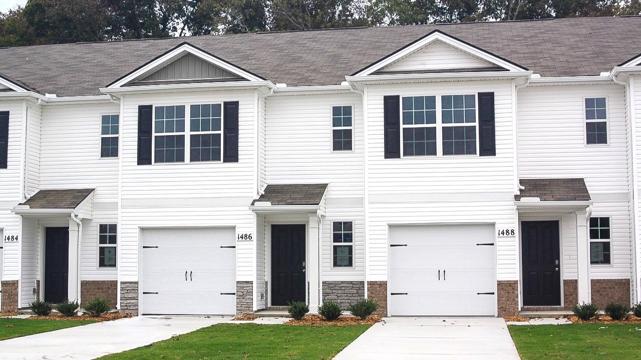 1327 Churchill Lane