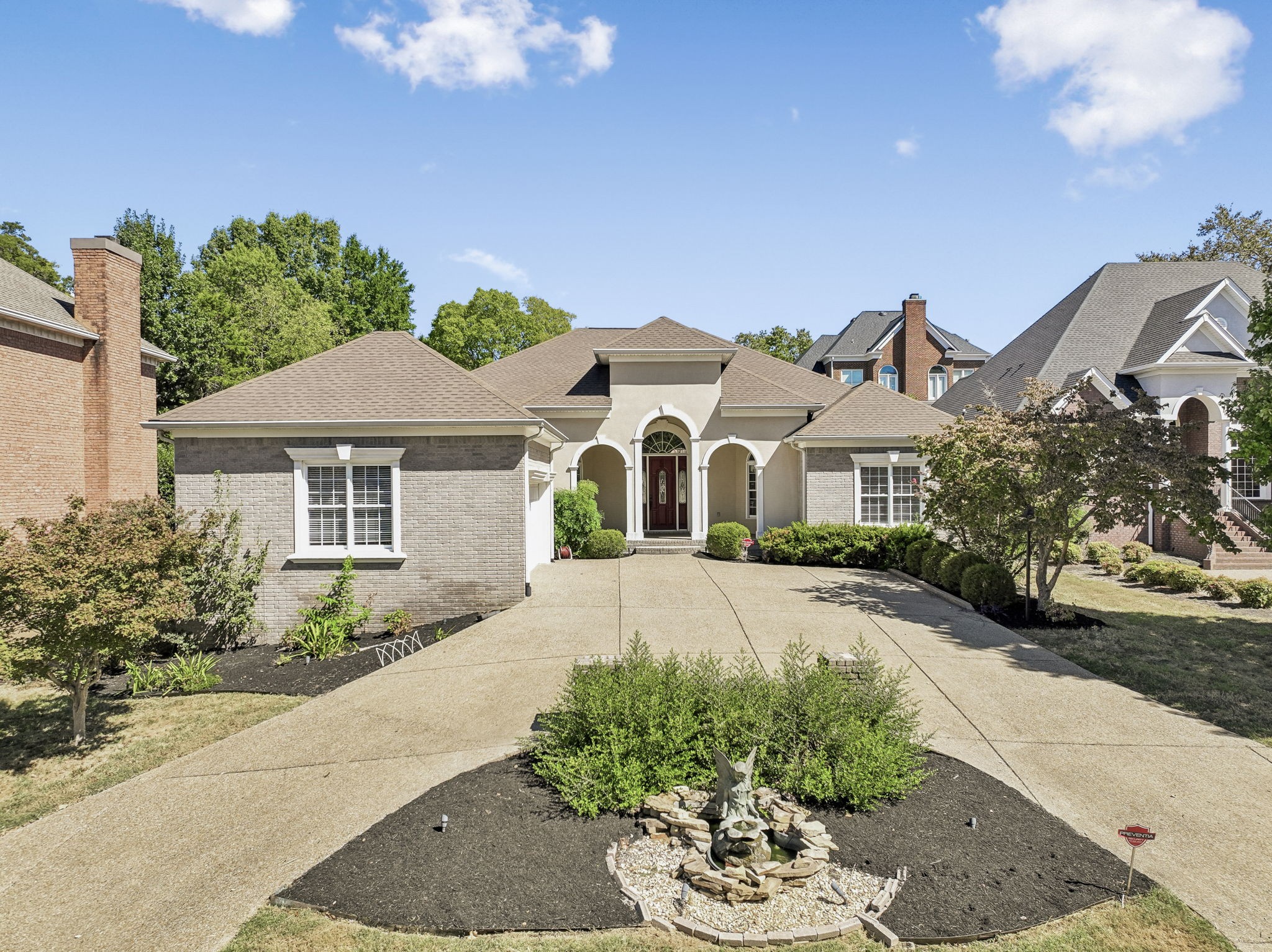 108 Doral Ln