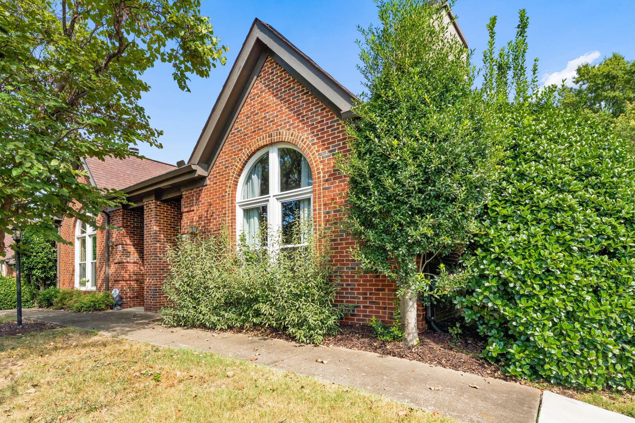 100 Highland Villa Dr