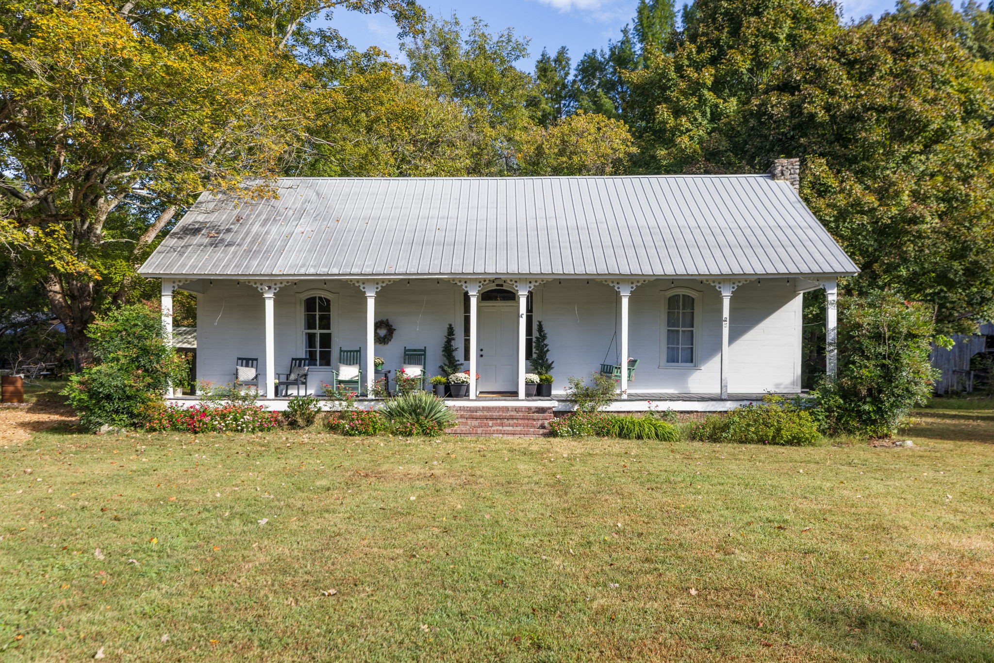 6040 Hwy 438 W