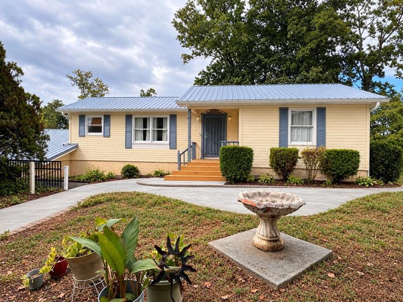 691 Lakehaven Cir