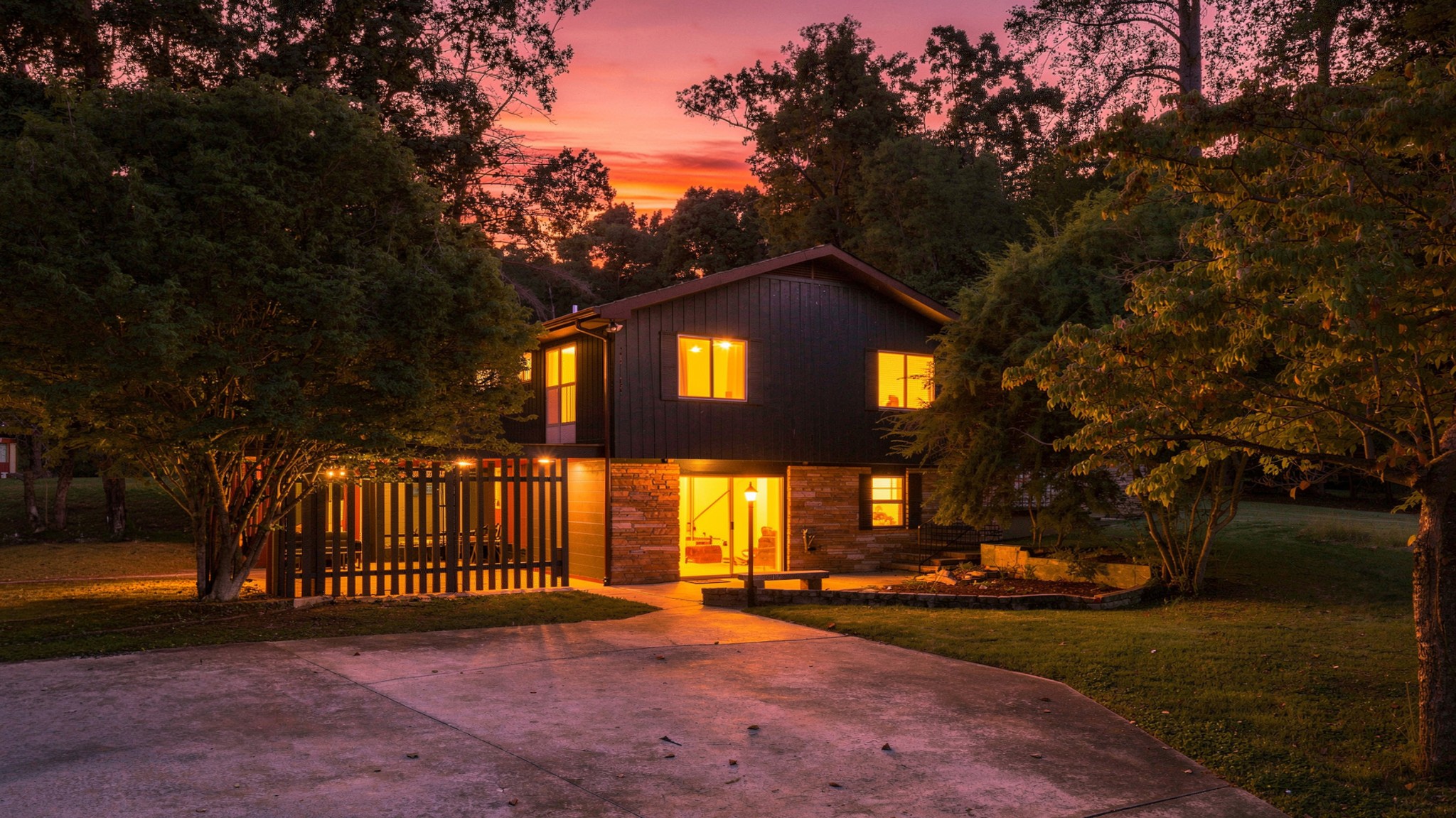 2470 Eastbrook Rd