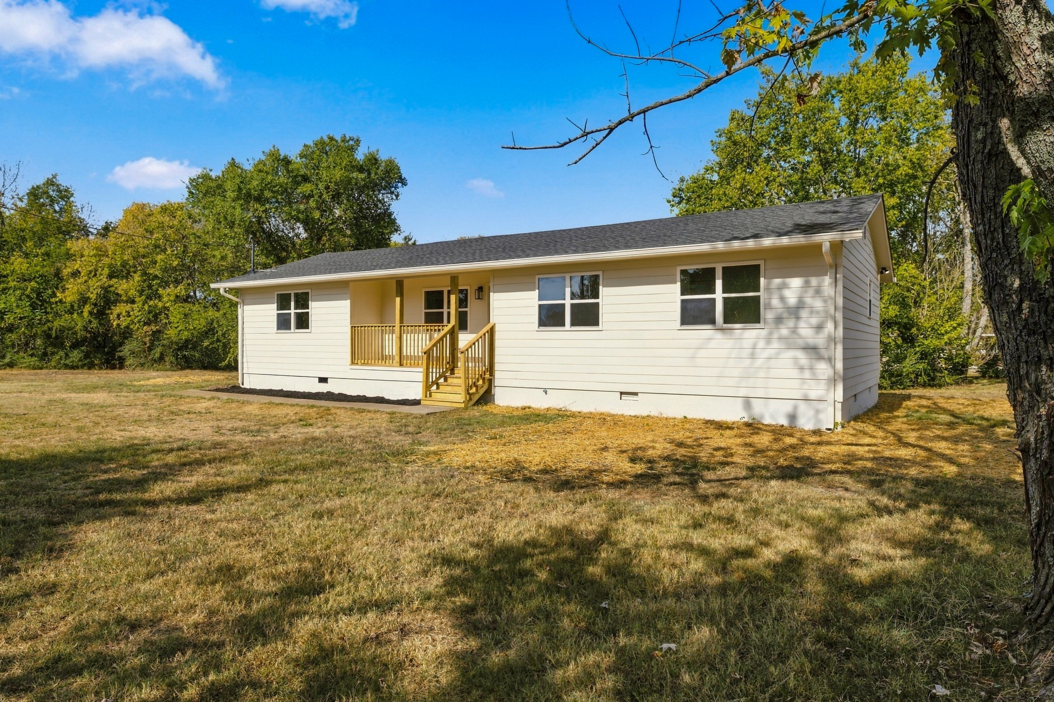 1127 Twin Oak Dr