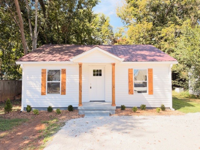 407 Laura Ave