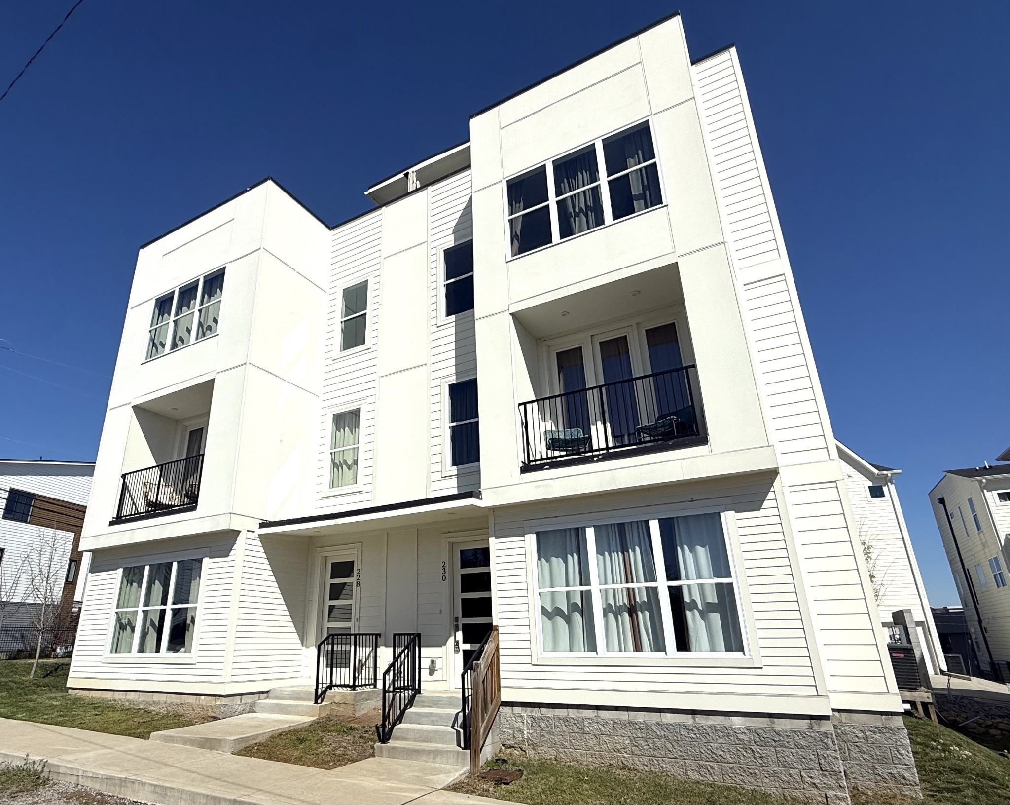 230 Oceola Ave