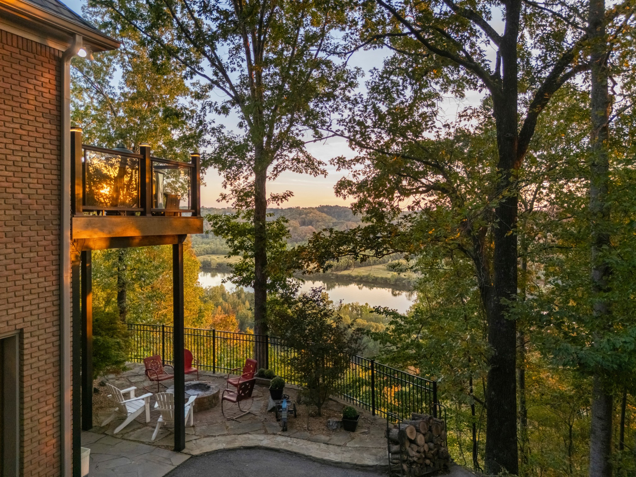 1031 Riverview Ln