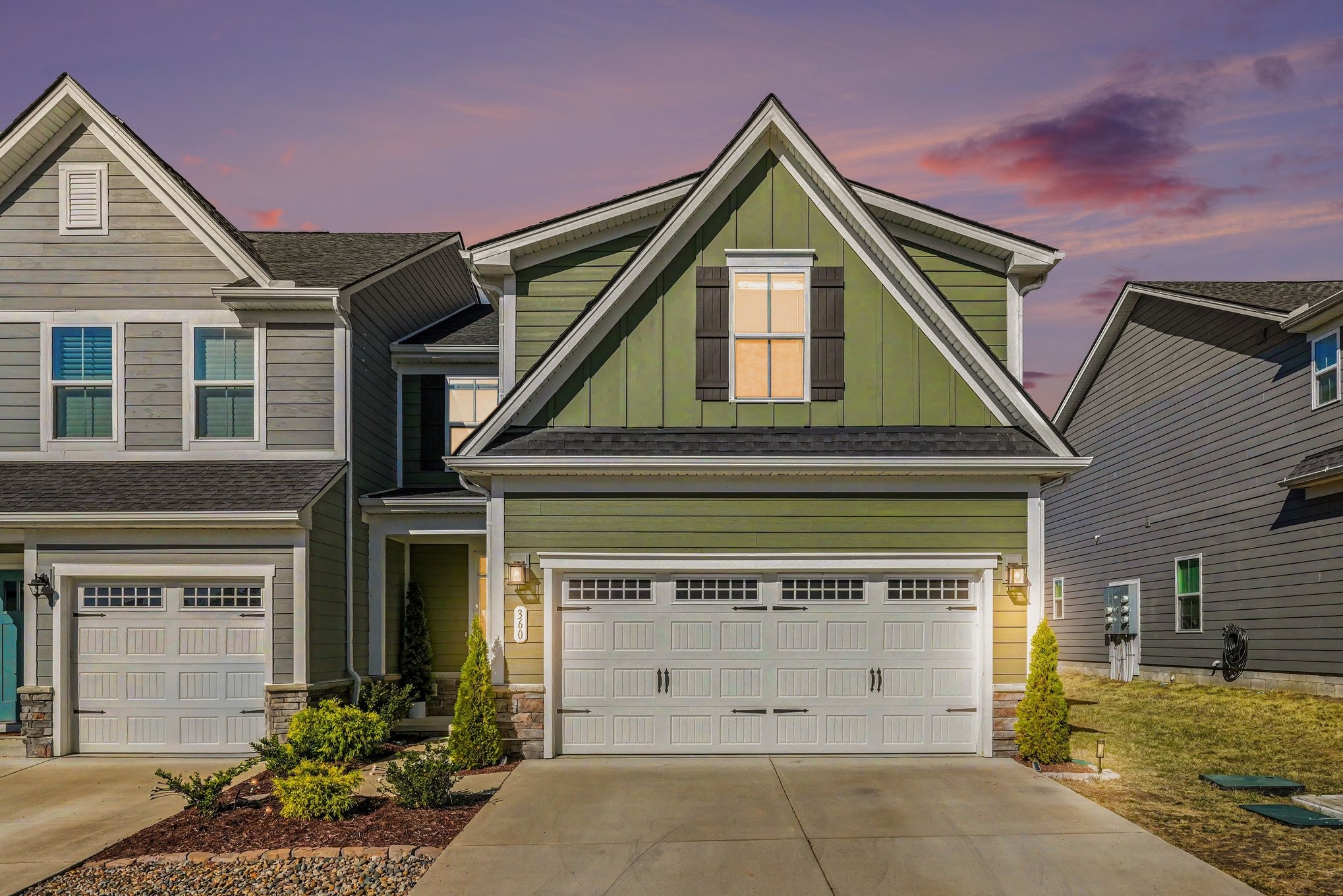 360 Camargue Ct