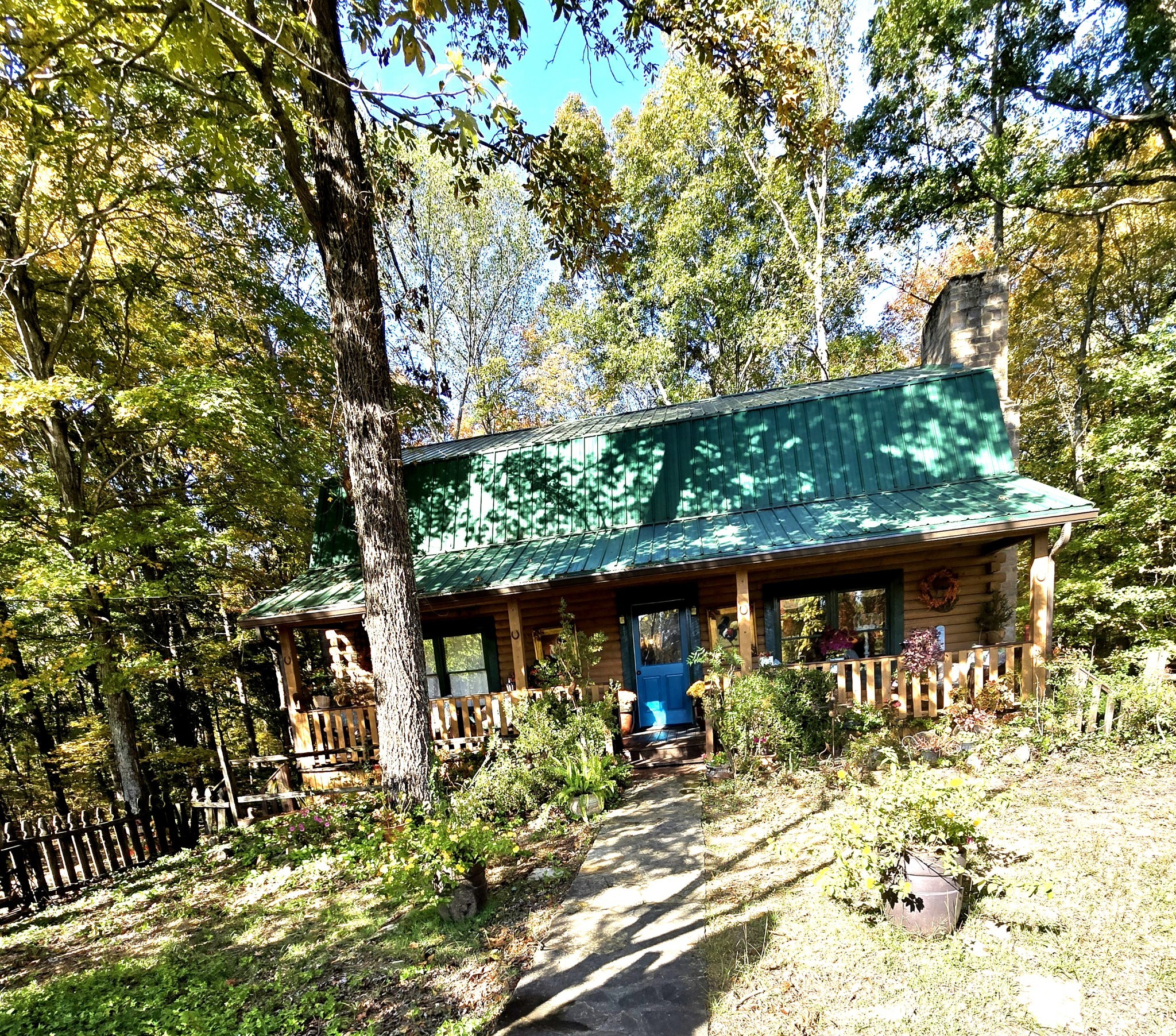 1242 Peter Pond Rd