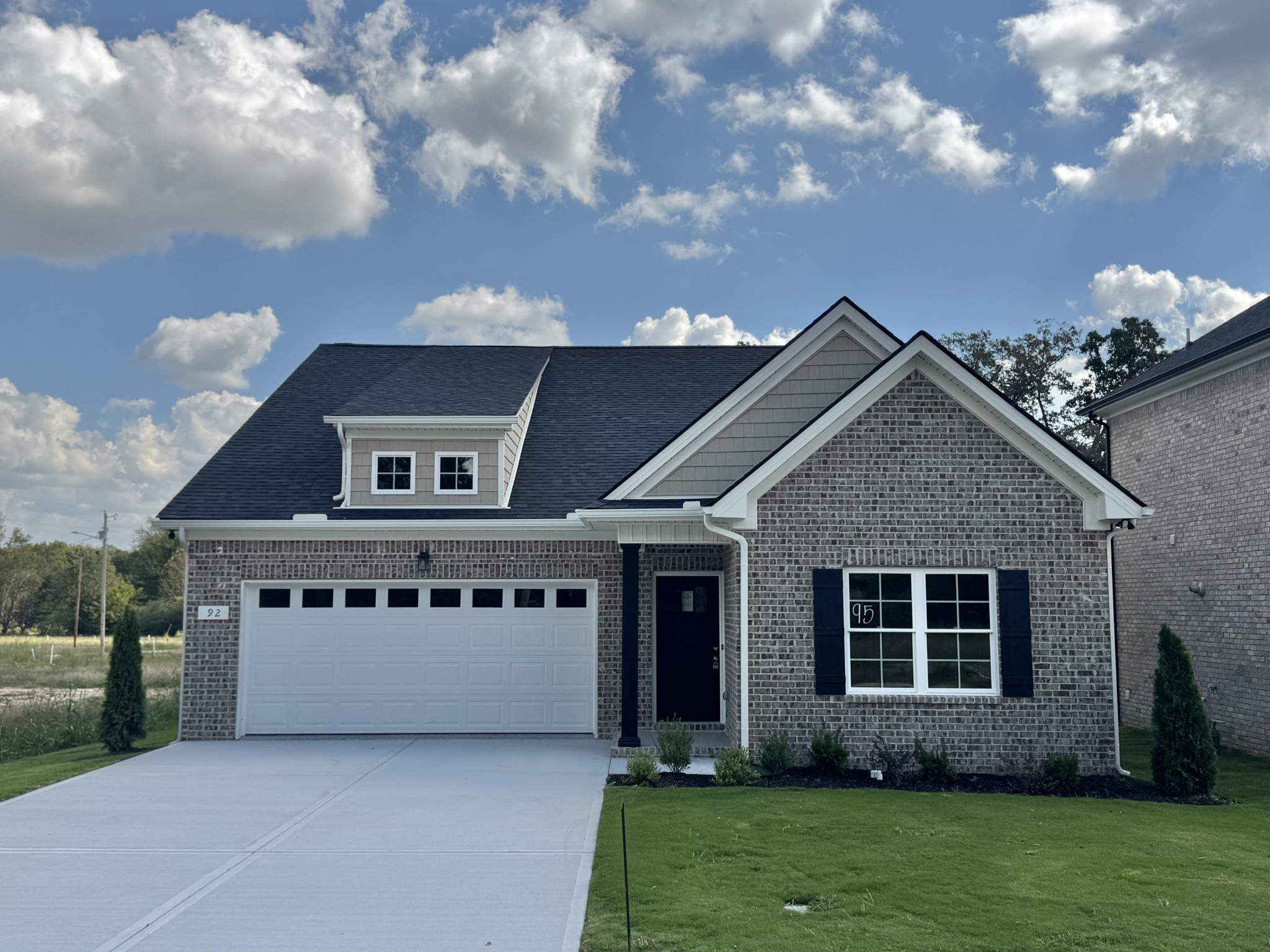 92 Laurel View St