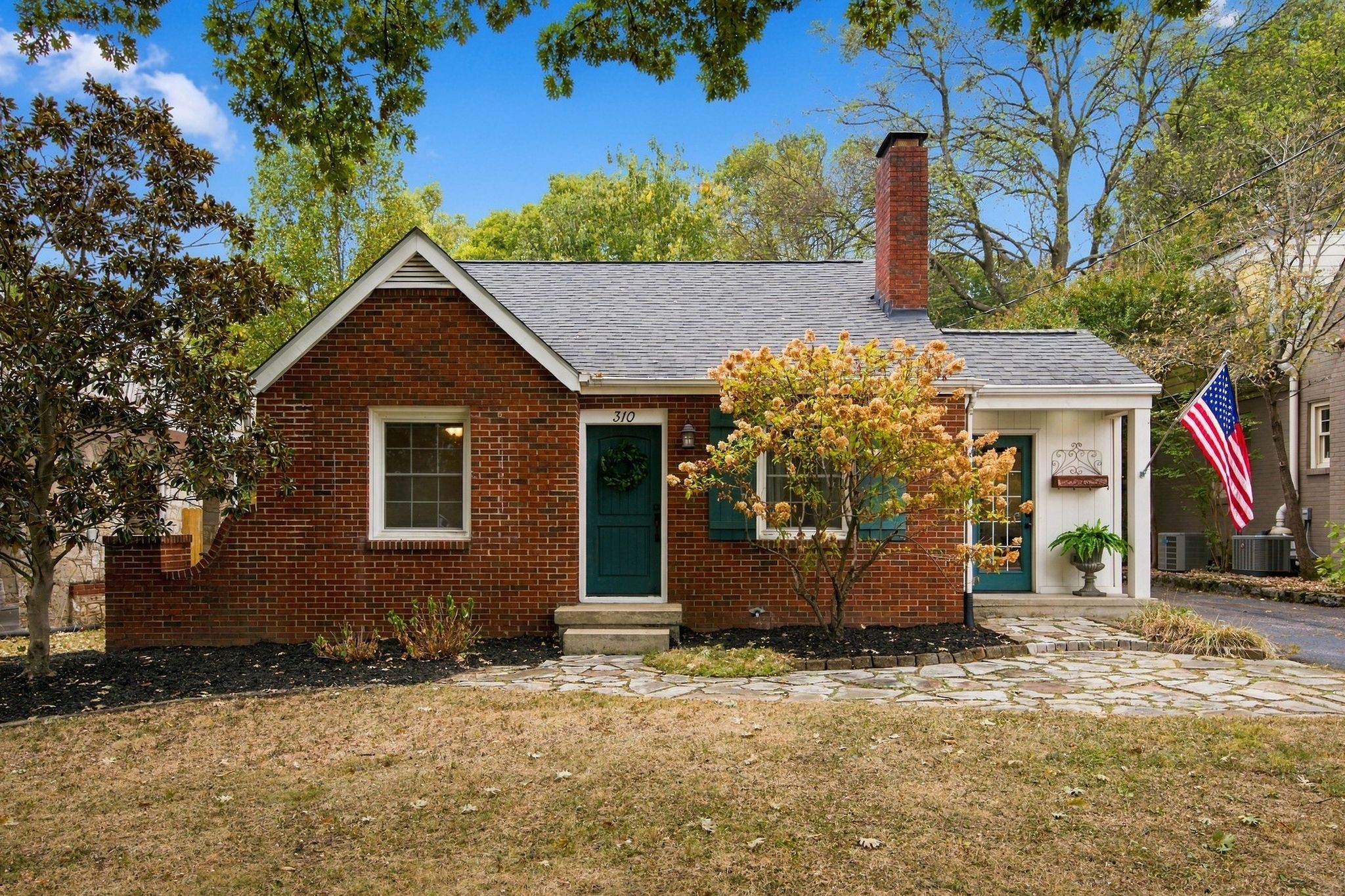 310 Battle Ave