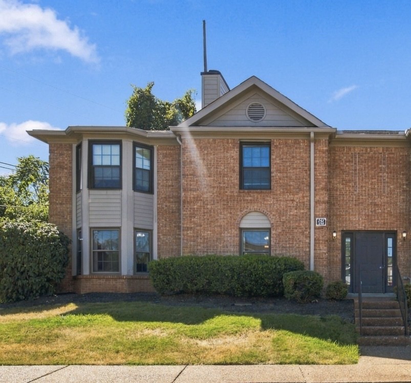 238 Ellington Pl