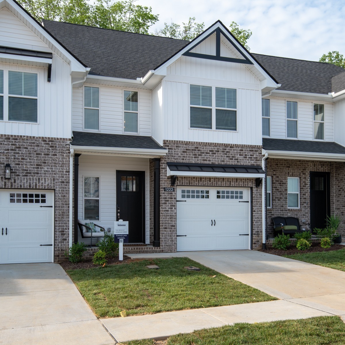 1222 Hayloft Pl