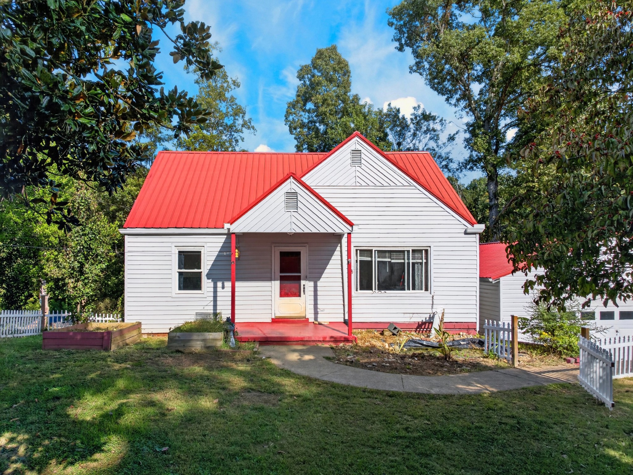 4048 Ridge Rd